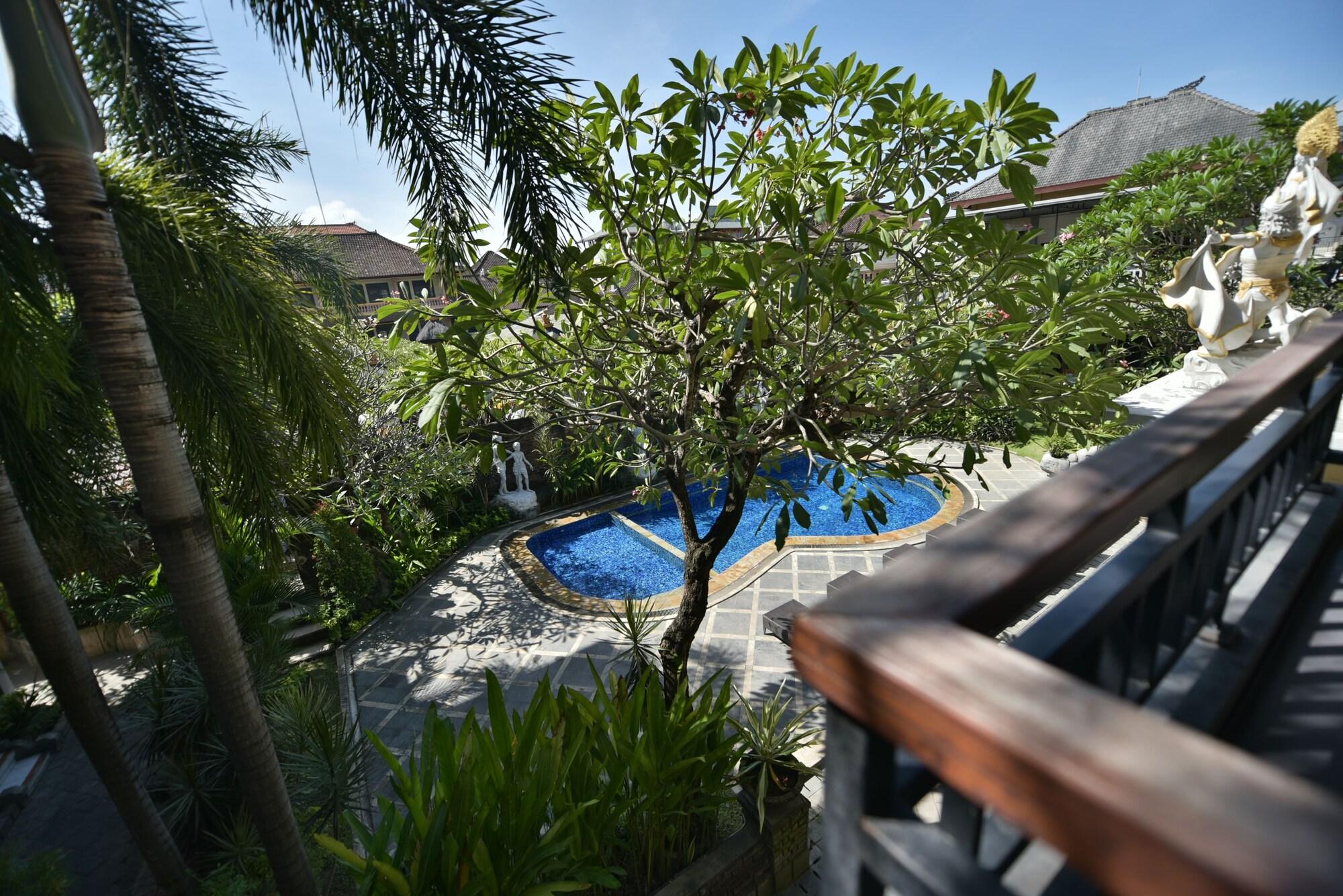 Sandat Hotel Legian Exterior photo